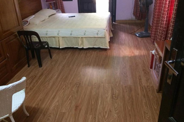Sàn nhựa eco’st trong nội thất phòng ngủ.