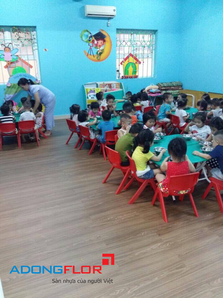 Sàn nhựa giả gỗ đặc biệt phù hợp và được sử dụng rộng rãi ở các Trường mầm non.