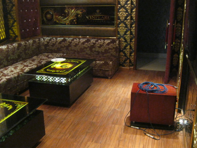 Sàn nhựa hèm khóa cho phòng karaoke