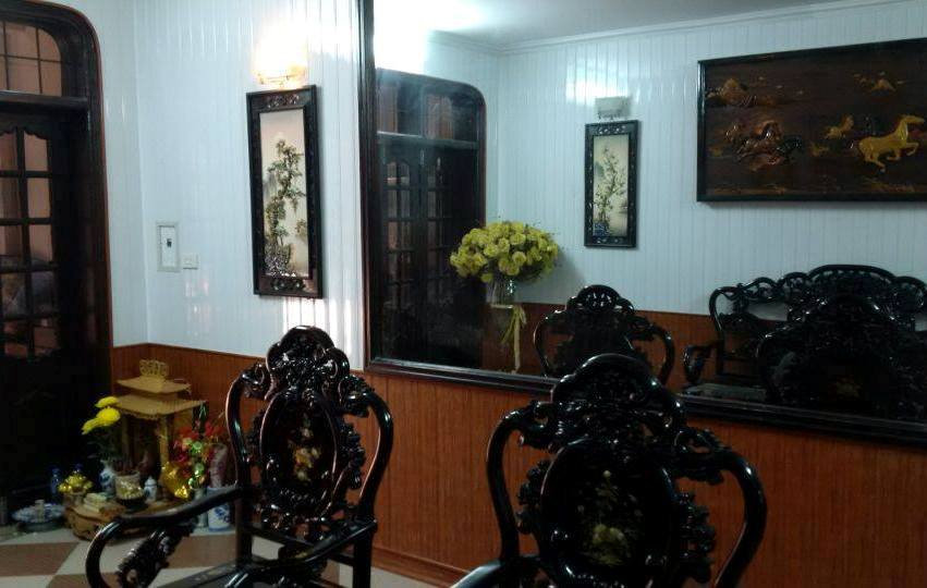 Ván nhựa ốp tường vân gỗ – ốp chân tường .